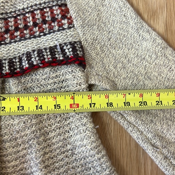 Free People Women's Sweater SizeM. Button front - Picture 6 of 8